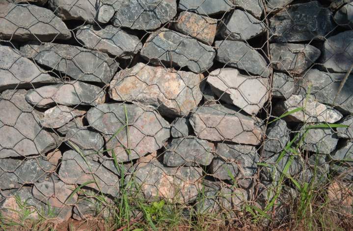 Édification de murs de soutènement